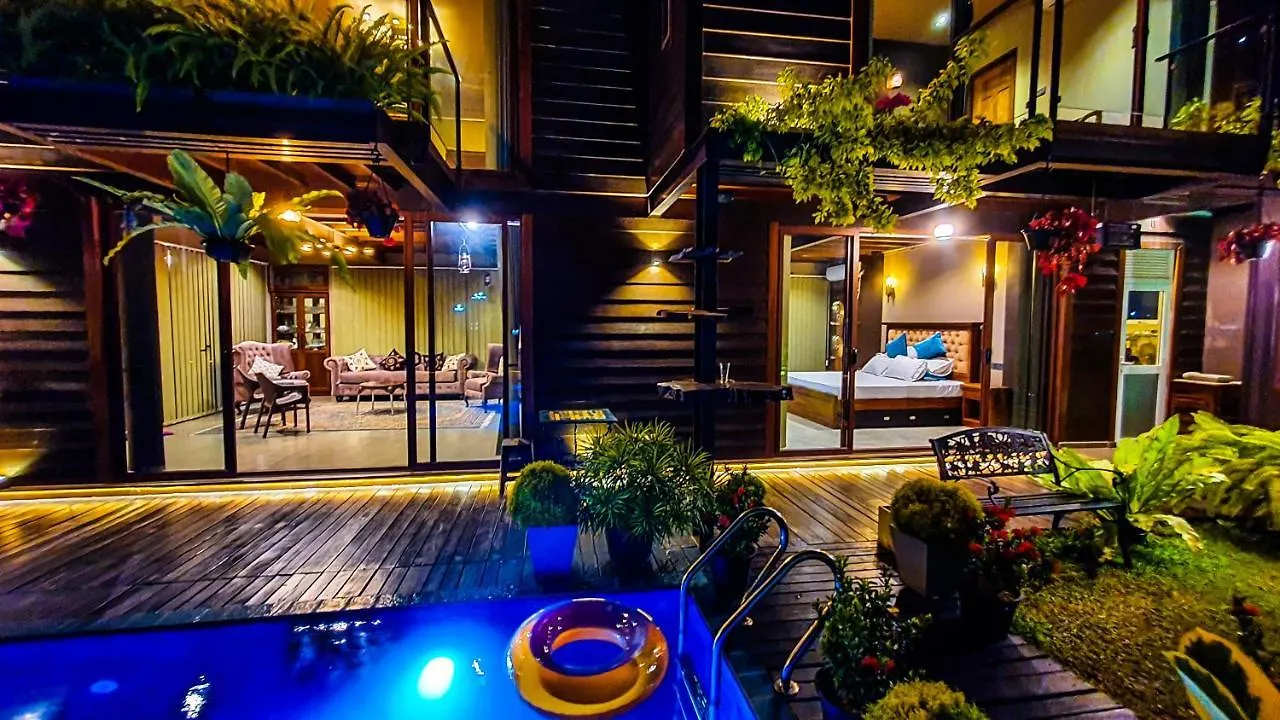Penton45 - Luxury Penthouse Apartment Negombo
